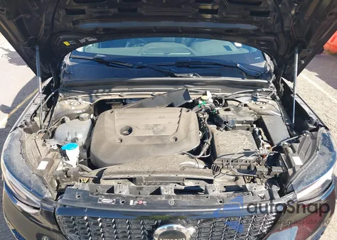 2024 Volvo Xc40 B5 Plus Dark Theme z USA, uszkodzony, nr VIN YV4L12ULXR2326994